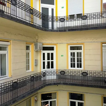 A Tabanban * Budapest